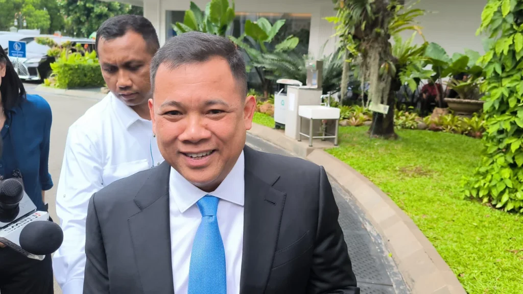67cac58c1a1ac-haji-isam-arahan-presiden-ri-prabowo-subianto-di-depan-para-pengusaha_1265_711
