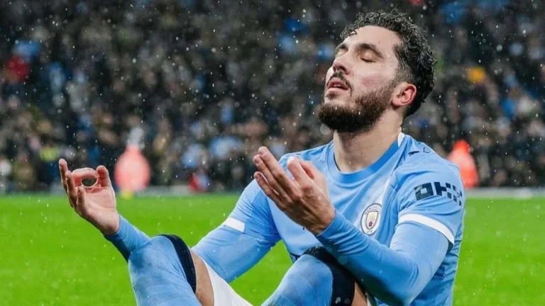 694334f1d04ce-pemain-manchester-city-rayan-cherki_1265_711