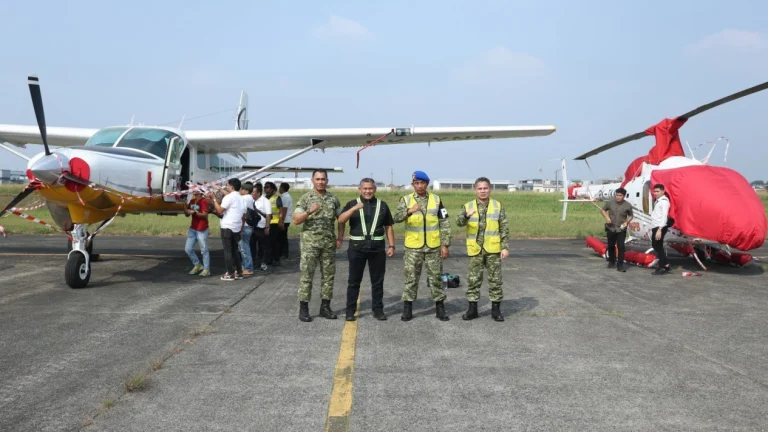6abfee9b51fb1-pesawat-hingga-helikopter-yang-disita-kejagung-dalam-kasus-korupsi-mbg-klaster-pengadaan-motor-listrik-bgn_gemini_1265_711