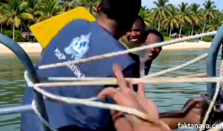 detik Awak KM Ocean Three Ditemukan Bertahan Ngapung Pakai Tutup Cooler Box Ikan di Perairan Natuna