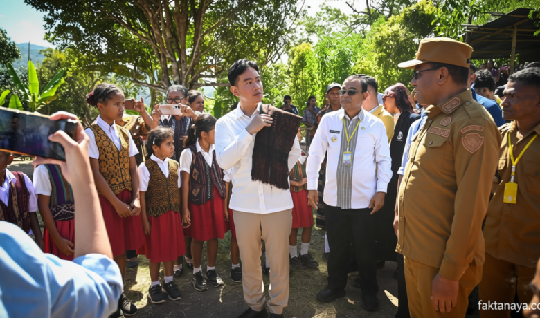 Topics Covered: Gibran: Jangan Sampai Koperasi Desa Merah Putih Bersaing dengan Toko Kelontong Warga