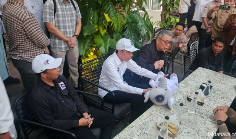 Main Agenda: Jokowi Buka Suara Soal Baju PSI yang Dipakai, Begini Katanya