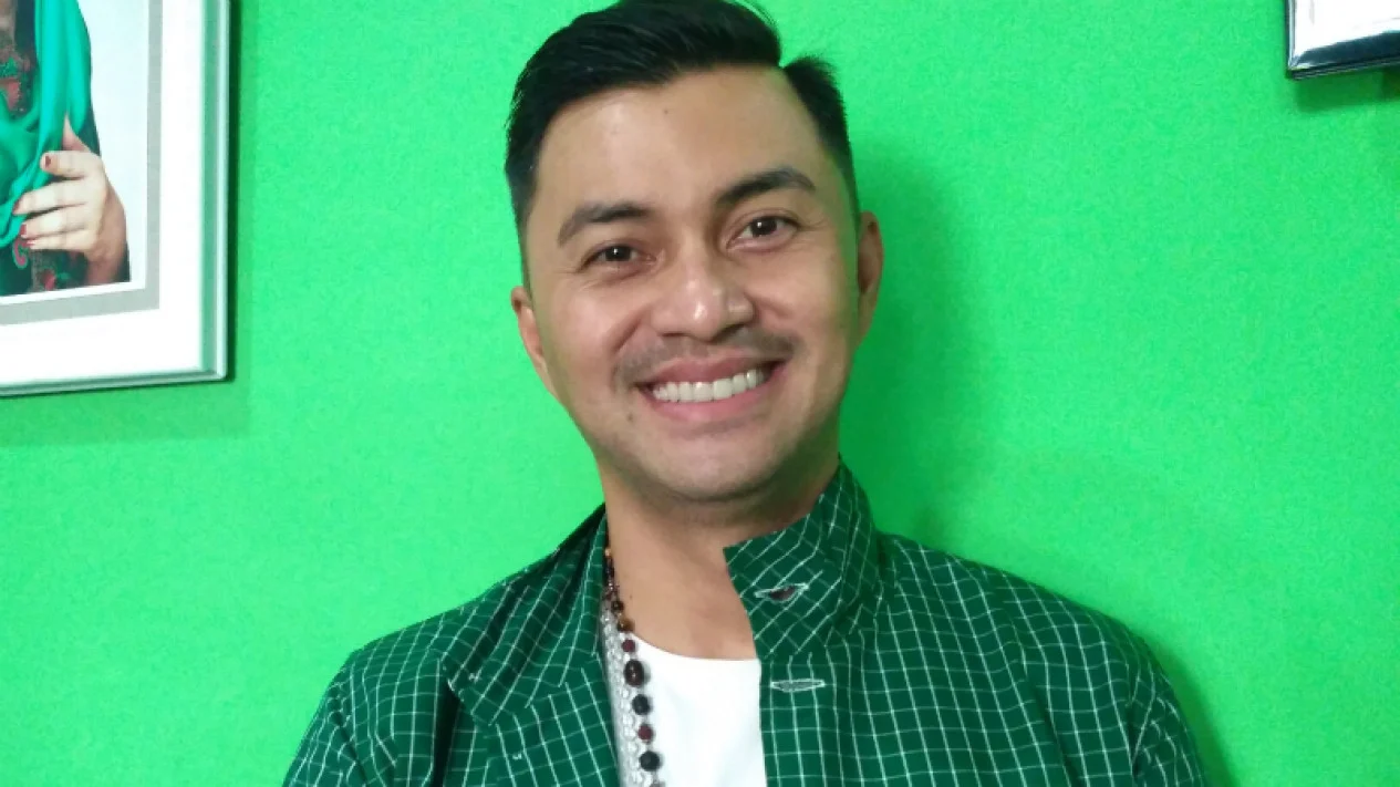 Solving Problems: Tak Banyak yang Tahu! Selain Aktor, Anjasmara Ternyata Instruktur Yoga Bersertifikat dan Punya Kelas Sendiri