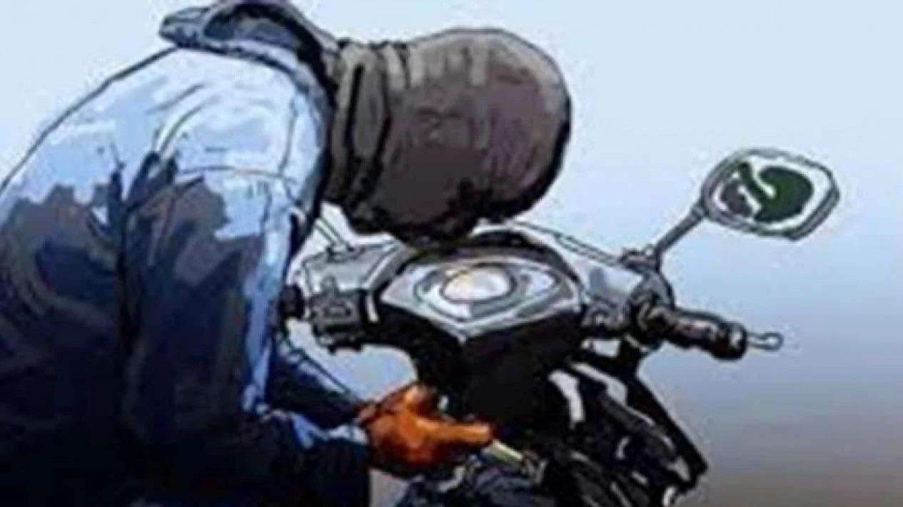 Polisi Tembak Maling Motor Bersenpi yang Melawan saat Ditangkap – Sahroni: Sudah Tepat