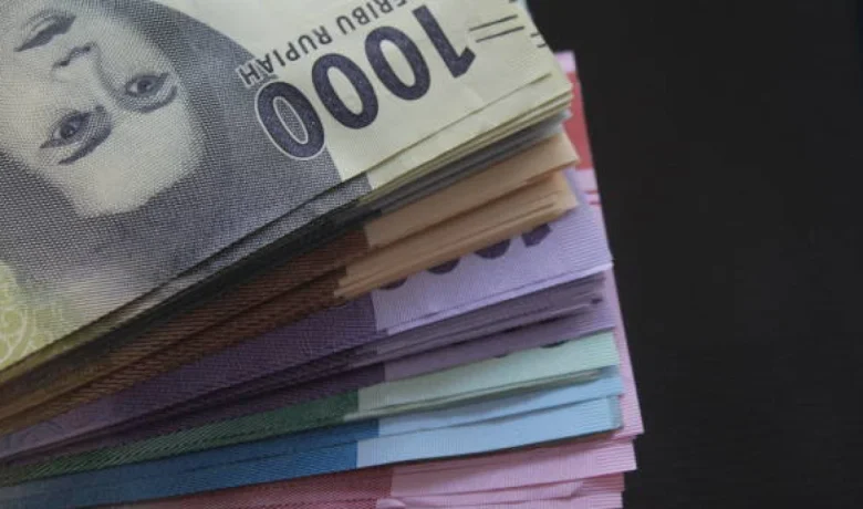 Key Issue: Rupiah Makin Anjlok ke Rp 18.075 Imbas Defisit APBN dan Berakhirnya Gencatan Senjata Iran-AS