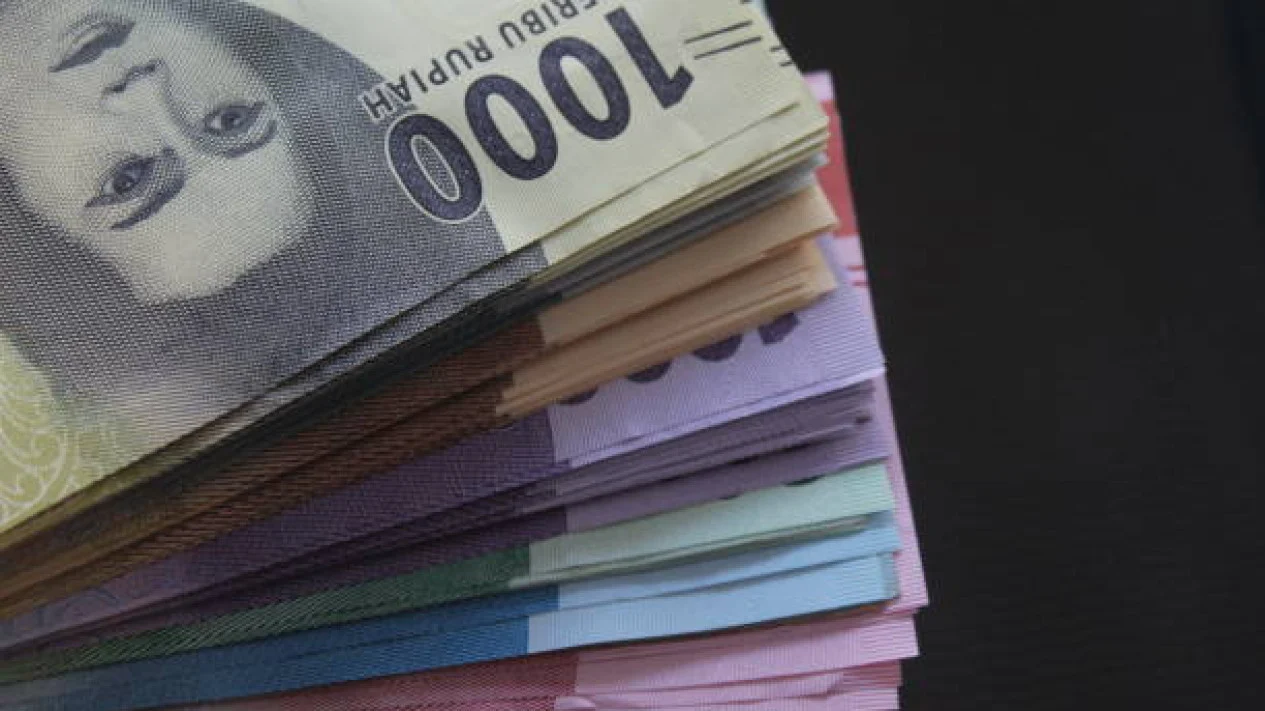 Key Issue: Rupiah Makin Anjlok ke Rp 18.075 Imbas Defisit APBN dan Berakhirnya Gencatan Senjata Iran-AS