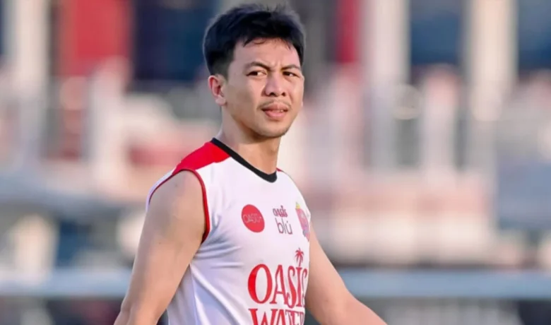 Topics Covered: Masih Ingat Wahyudi Hamisi? Gelandang Petarung dan Keras Itu Kini Punya Pelabuhan Baru di Super League