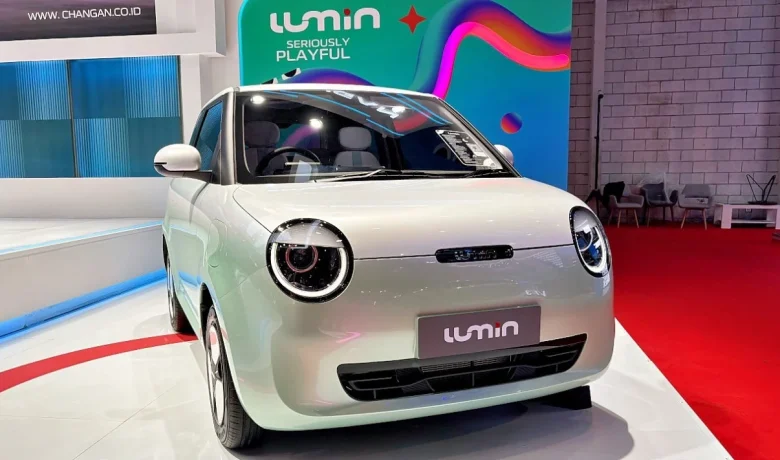 Key Issue: Terpopuler: Mobil Listrik Murah Mulai Ditinggalkan, Motor Matik Berbagasi Lega, hingga Uji REEV Changan