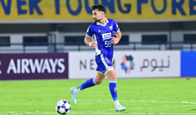 Resmi! Persib Bandung Lepas Bek Timnas Irak Frans Putros – Negosiasi Kontrak Baru Berujung Buntu
