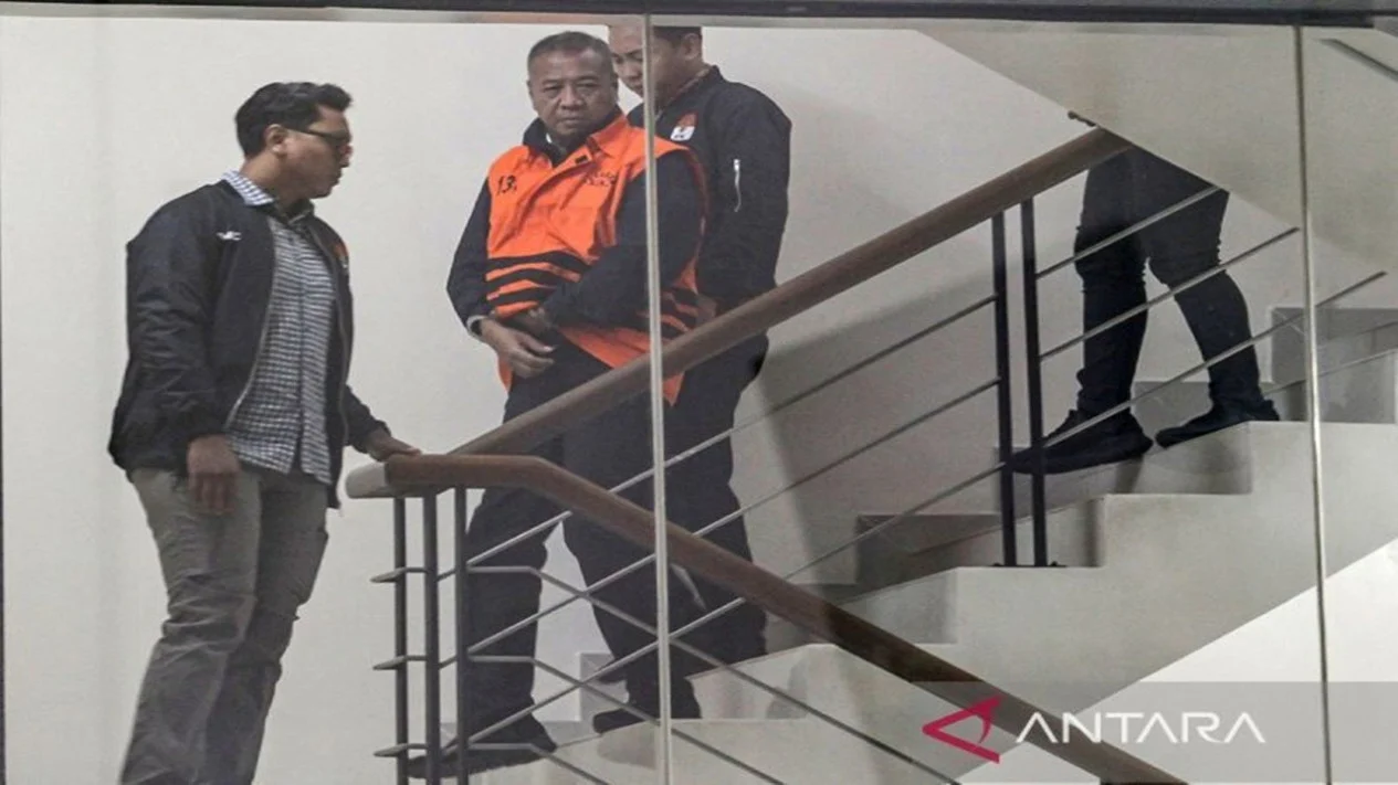 What Happened During: KPK Telusuri Dugaan Gatut Sunu Terima Uang dari BPKAD Tulungagung