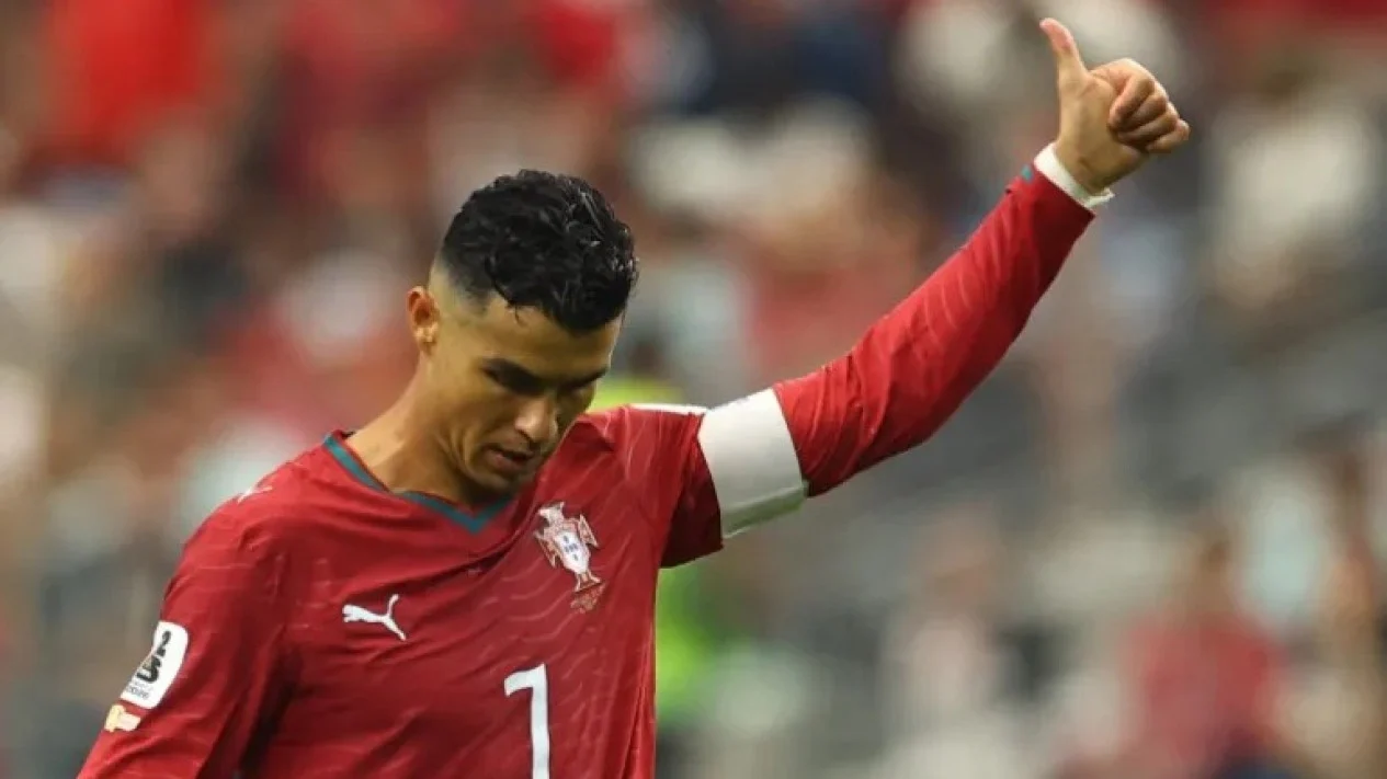 Solution For: Cristiano Ronaldo Belum Tentu Pensiun dari Timnas Portugal, Eks Pelatih CR7 Difavoritkan Jadi Pengganti Roberto Martinez