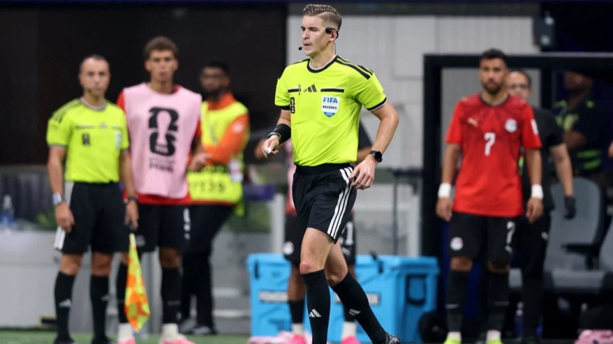 Termasuk Timnas Indonesia – Ini Daftar 4 Laga Kontroversial yang Pernah Dipimpin Wasit Francois Letexier