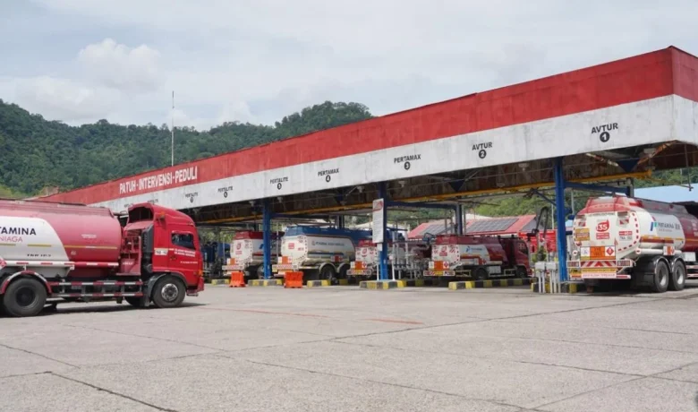 Solution For: Pertamina Ungkap Penyaluran BBM di Sumbar Kembali Stabil, Kondisi Jalur Distribusi Membaik