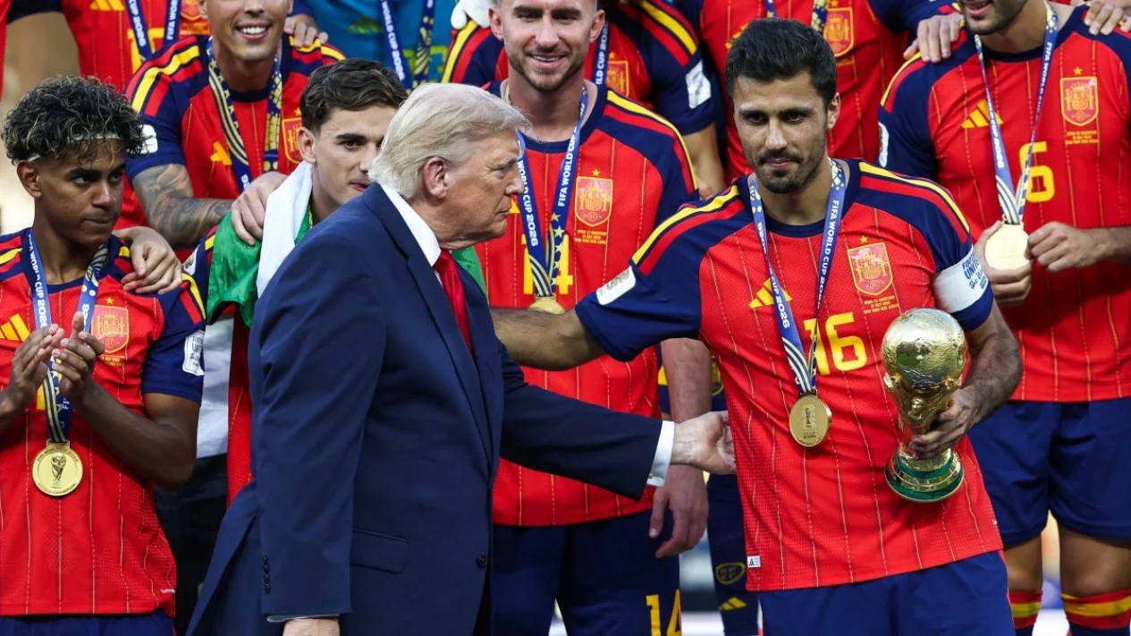 Solving Problems: FIFA Hapus Sosok Donald Trump dari Foto Perayaan Juara Piala Dunia, Ada Apa?
