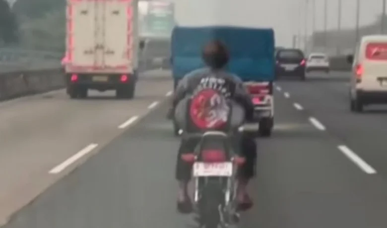 Viral Pemotor Tak Pakai Helm Masuk Tol Jagorawi – Diduga Keliru Atur Mode Kendaraan di Google Maps