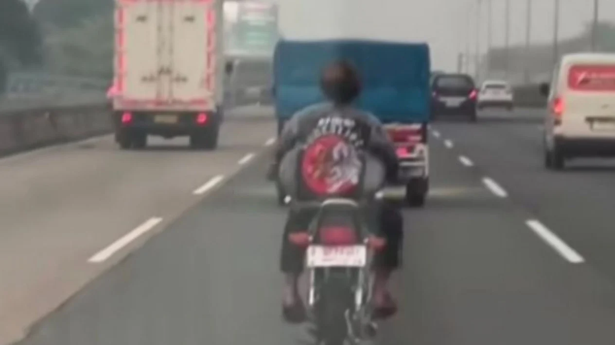 Viral Pemotor Tak Pakai Helm Masuk Tol Jagorawi – Diduga Keliru Atur Mode Kendaraan di Google Maps