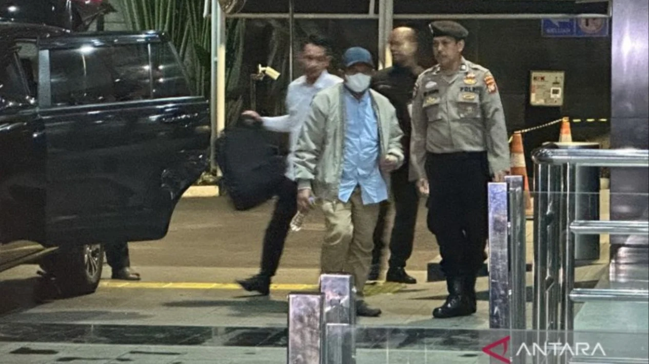 Kena OTT – Bupati Lombok Barat Lalu Ahmad Zaini Tiba di Gedung KPK!