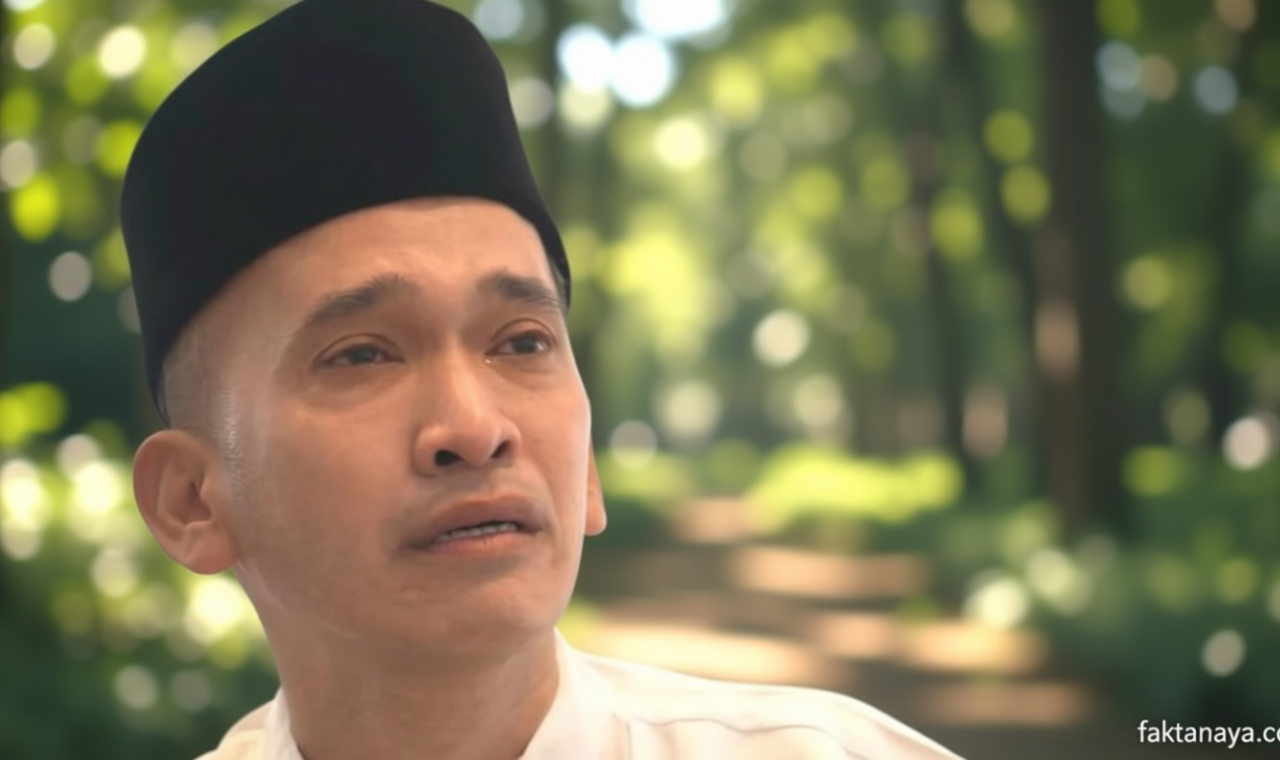 Historic Moment: Ruben Onsu Singgung Hati yang Keras Saat Berdoa di Depan Ka’bah, Buat Sarwendah?