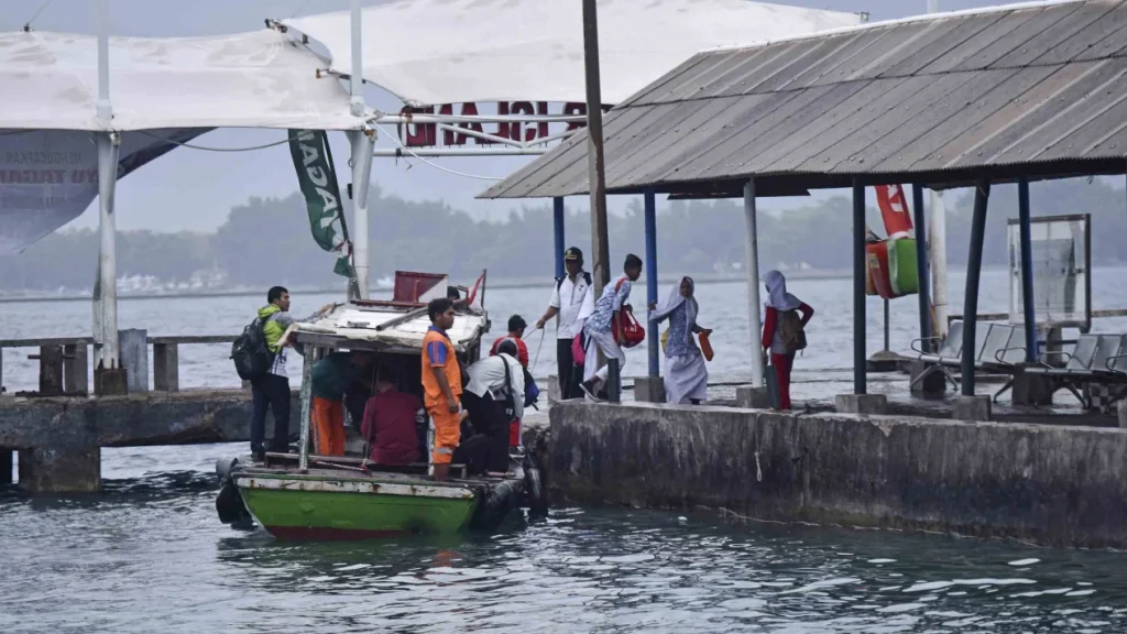 58d464292506e-transportasi-laut-di-kepulauan-seribu-jakarta_1265_711