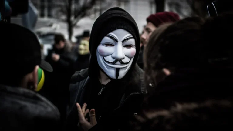 64111f980b77e-hacker_1265_711