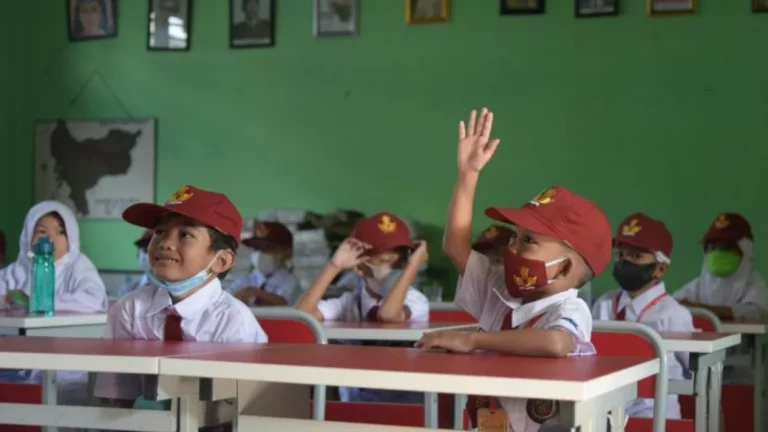 64edf2b626f04-ilustrasi-siswa-sekolah-dasar-siswa-sd-murid-sekolah-dasar-murid-sd_1265_711