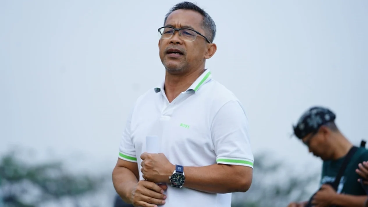 Resmi Berubah Jadi De Red FC, Klub Afiliasi Partai Politik Ini Langsung Rekrut Legenda Timnas Indonesia sebagai Pelatih