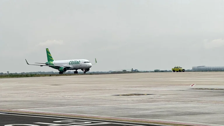 660fe3d9990e2-resmi-beroperasi-bandara-dhoho-kediri-layani-penerbangan-komersial-reguler-pertamanya_1265_711