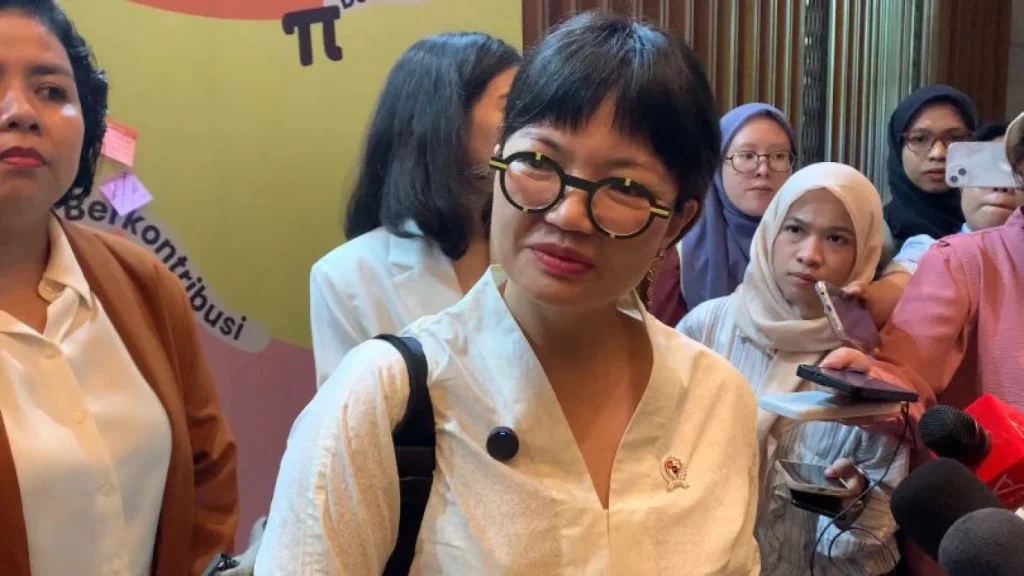 67465ff7caa12-perempuan-sebagai-pelopor-inovasi-teknologi-dan-kecanggihan-ai-wamen-dikti-saintek-tegaskan-tak-ada-perbedaan-gender_1265_711