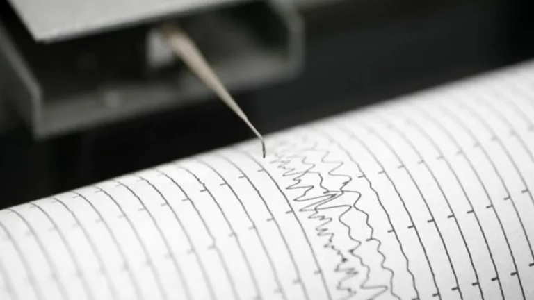 688984d28bb51-ilustrasi-gempa-bumi-picu-tsunami_1265_711