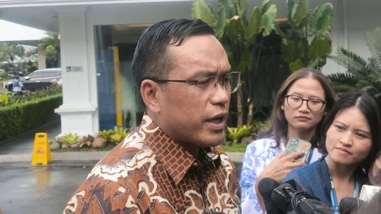 68f20d2c17418-direktur-utama-dirut-pt-pertamina-simon-aloysius_1265_711