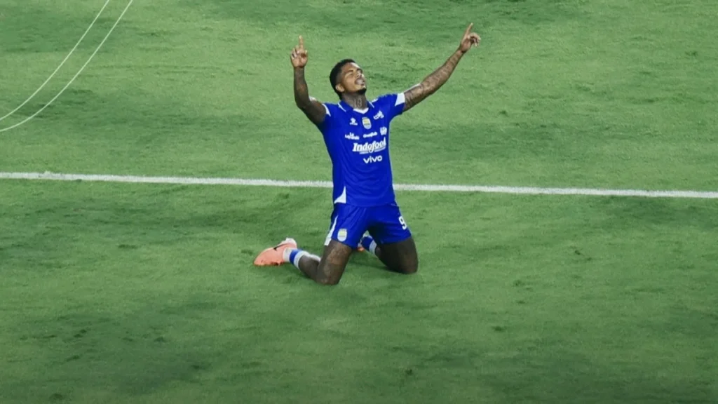 694810fc4caa9-pemain-persib-bandung-ramon-tanque_1265_711