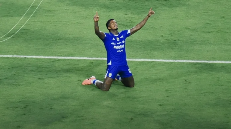 694810fc4caa9-pemain-persib-bandung-ramon-tanque_1265_711