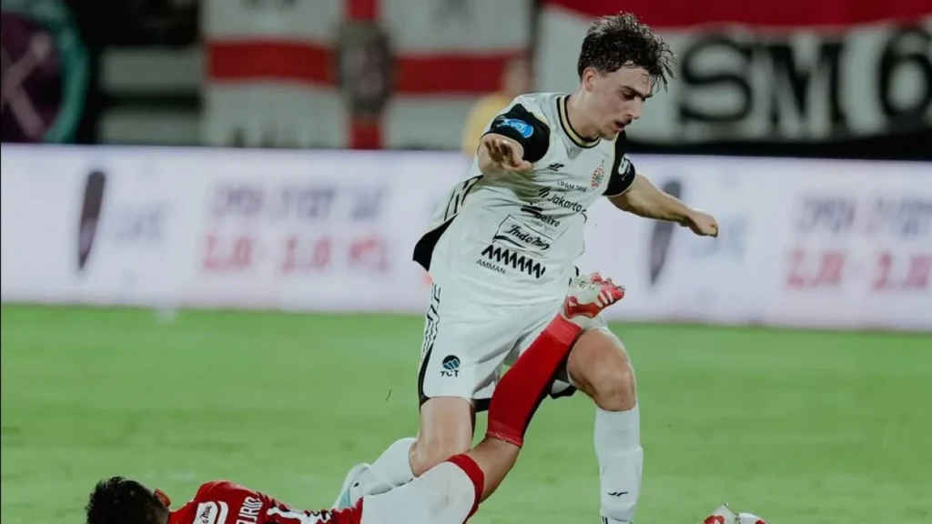 699283c394f92-penyerang-timnas-indonesia-mauro-zijlstra_gemini_1265_711