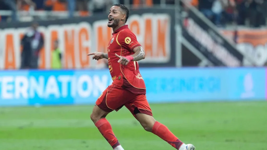 6998821301e76-striker-persija-maxwell-souza_gemini_1265_711