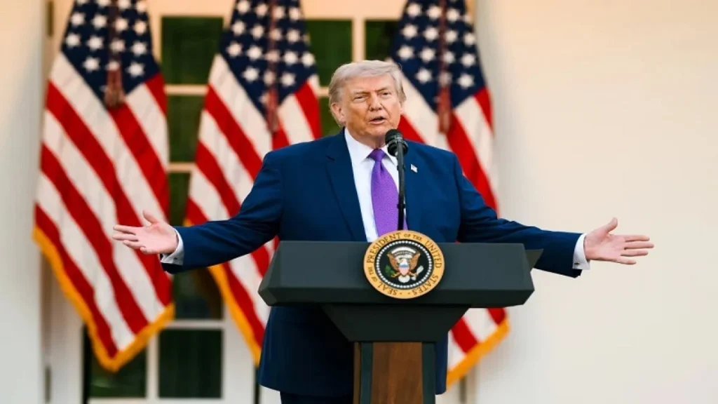 6a0d834227772-presiden-as-donald-trump-di-gedung-putih_gemini_1265_711
