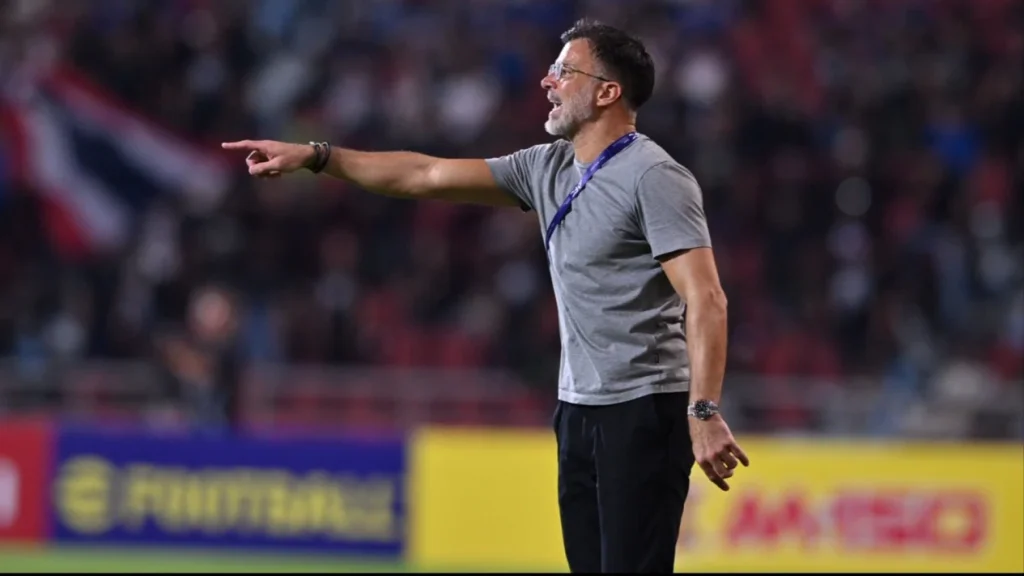 6a3b85e2e6227-pelatih-timnas-thailand-anthony-hudson_gemini_1265_711
