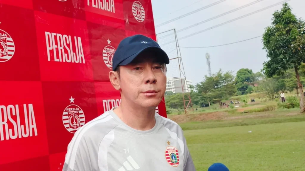 6a5a1b4fa7065-pelatih-persija-shin-tae-yong_gemini_1265_711