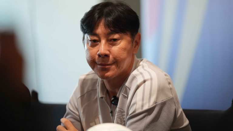 6a64953198ab0-pelatih-persija-shin-tae-yong_gemini_1265_711