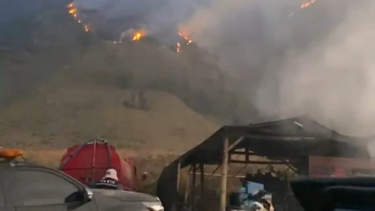 Operasi Modifikasi Cuaca Jadi Andalan BNPB Padamkan Karhutla Gunung Bromo