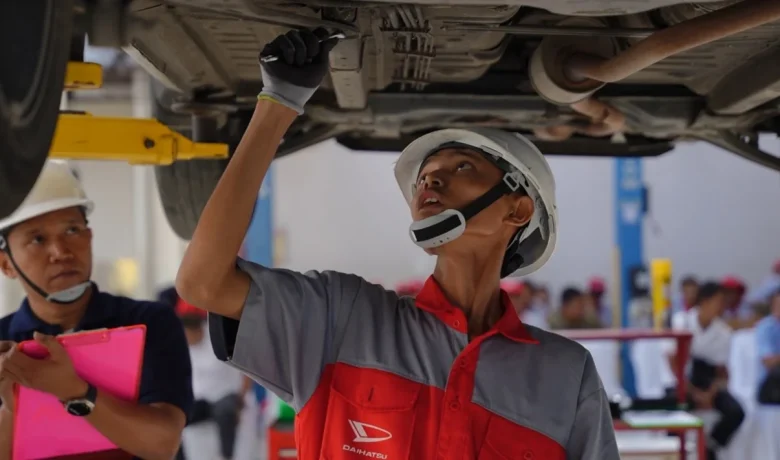 Mekanik Masa Depan Tak Bisa Belajar dari Buku Saja