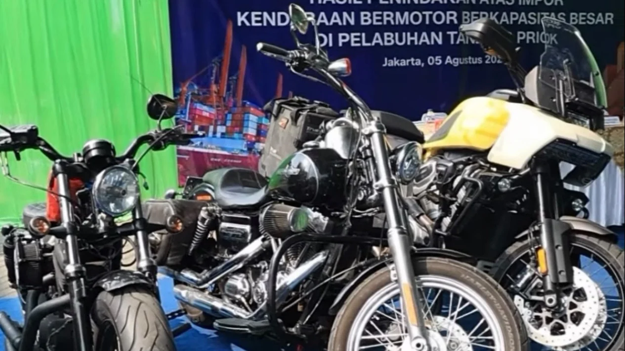 Bukan Barang Biasa, Isi Peti Kemas Ini Ternyata Harley-Davidson Bekas