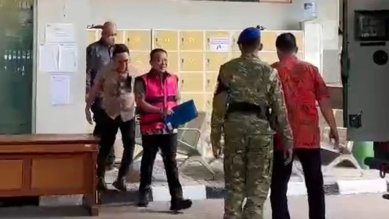 Tinggalkan Rutan KPK, Febrie Adriansyah Pakai Rompi Tahan Menuju Kejagung untuk Diperiksa