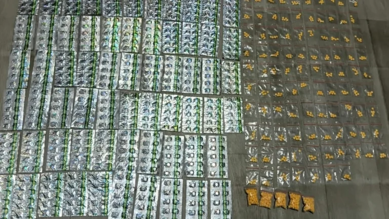6a773ffdd8f97-barang-bukti-tramadol-dan-hexymer-yang-diamankan-polisi-dari-pengedar-obat-di-tangerang_gemini_1265_711