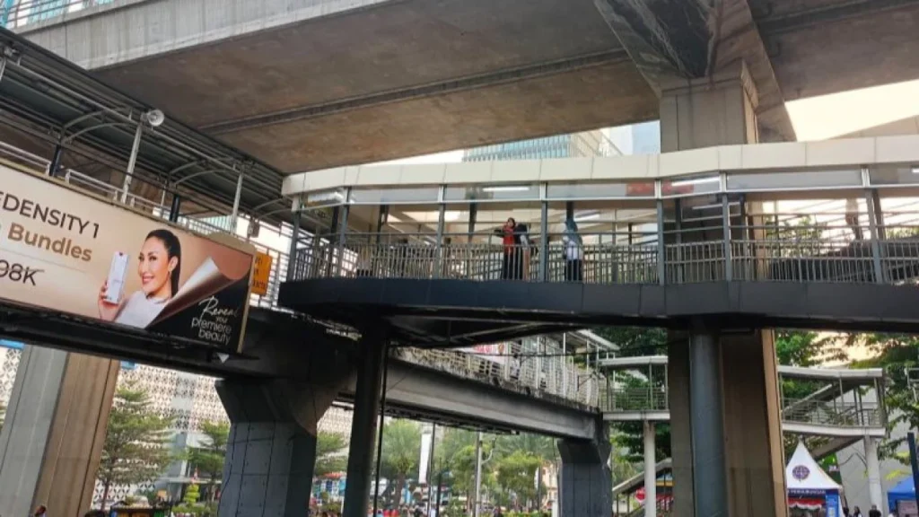6a77f0ce4965f-kondisi-jembatan-penyebrangan-orang-jpo-di-kawasan-jalan-hr-rasuna-said-kuningan-jakarta-selatan_gemini_1265_711