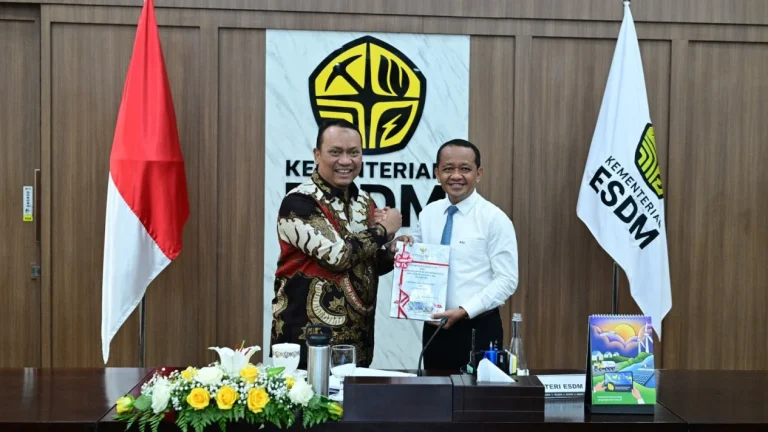 6a77f30980155-anggota-i-bpk-ri-sekaligus-pelaksana-tugas-auditorat-keuangan-negara-akn-iv-bpk-nyoman-adhi-suryadnyana-kiri_gemini_1265_711