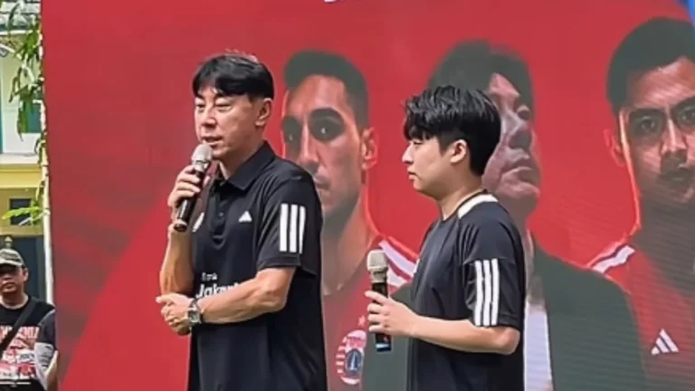 6a781db21d008-pelatih-persija-jakarta-shin-tae-yong_gemini_1265_711