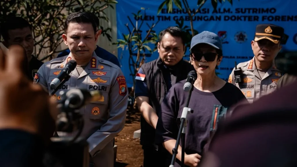 6a7bf5629fc93-kabid-humas-pmj-kombes-pol-budi-hermanto-dan-ketua-pdfmi-brigadir-jenderal-polisi-dr-sumy-hastry-purwanti_gemini_1265_711