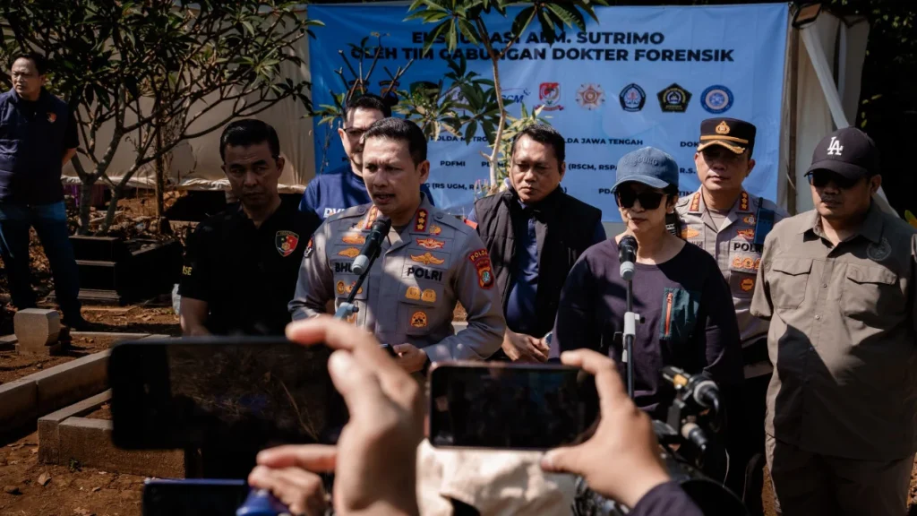 6a7bfc8e67da8-kabid-humas-pmj-kombes-pol-budi-hermanto-dan-ketua-pdfmi-brigadir-jenderal-polisi-dr-sumy-hastry-purwanti_gemini_1265_711