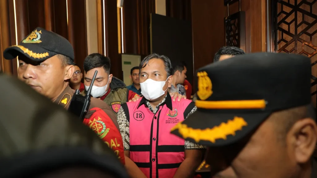 6a7d4447e797e-asn-djp-kemenkeu-jadi-tersangka-dalam-kasus-dugaan-korupsi-transfer-pricing-pt-tpl-tbk-tengah_gemini_1265_711