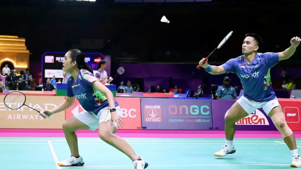 6a857cd231ddc-ganda-campuran-amrinita-tekuk-pasangan-turki-di-kejuaraan-dunia-bwf-2026_gemini_1265_711